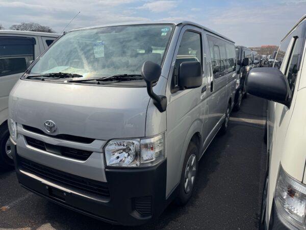 Toyota Hiace Long frame - Image 9